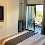 The Yermiyahu And Beach Luxury Suite
